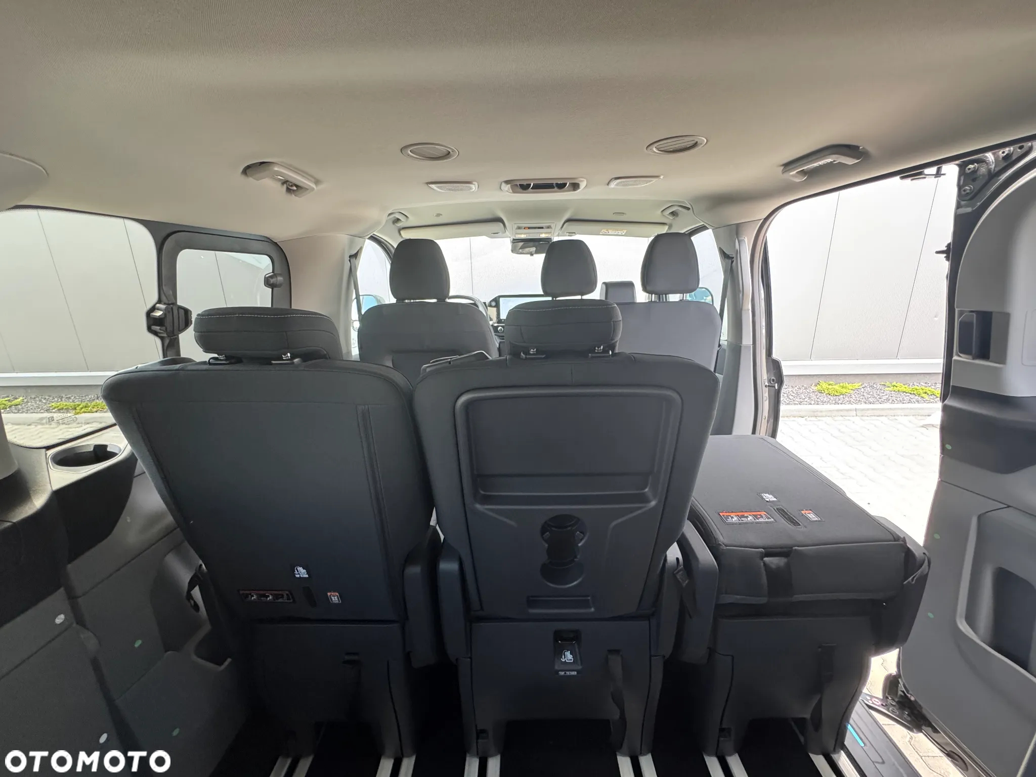 Ford Tourneo Custom 2.0 EcoBlue L2 Titanium SelectShift - 28