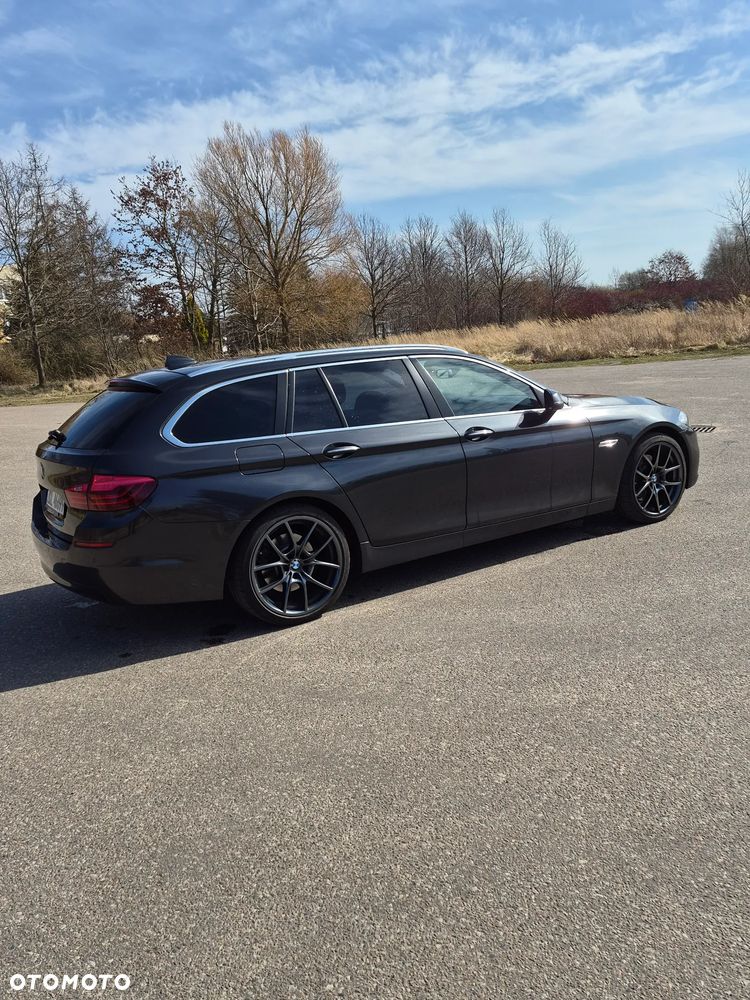BMW Seria 5 525d xDrive Sport-Aut Modern Line - 4