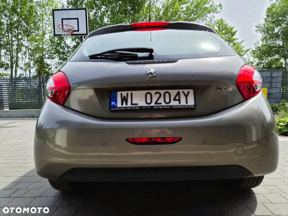 Peugeot 208 - 36