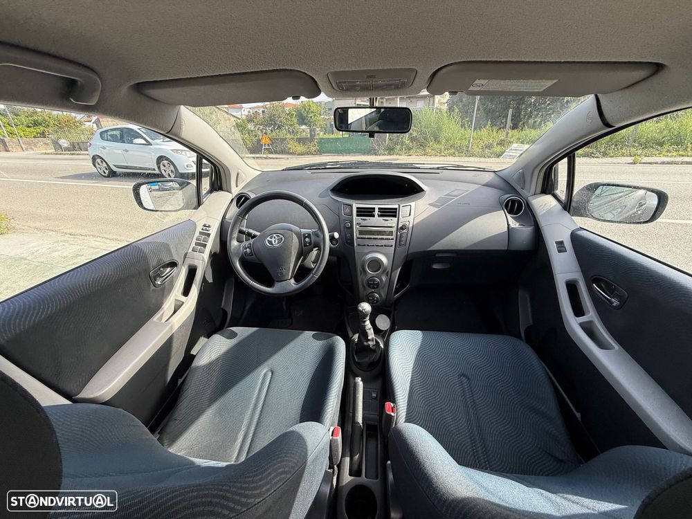 Toyota Yaris 1.4 D-4D AC - 13