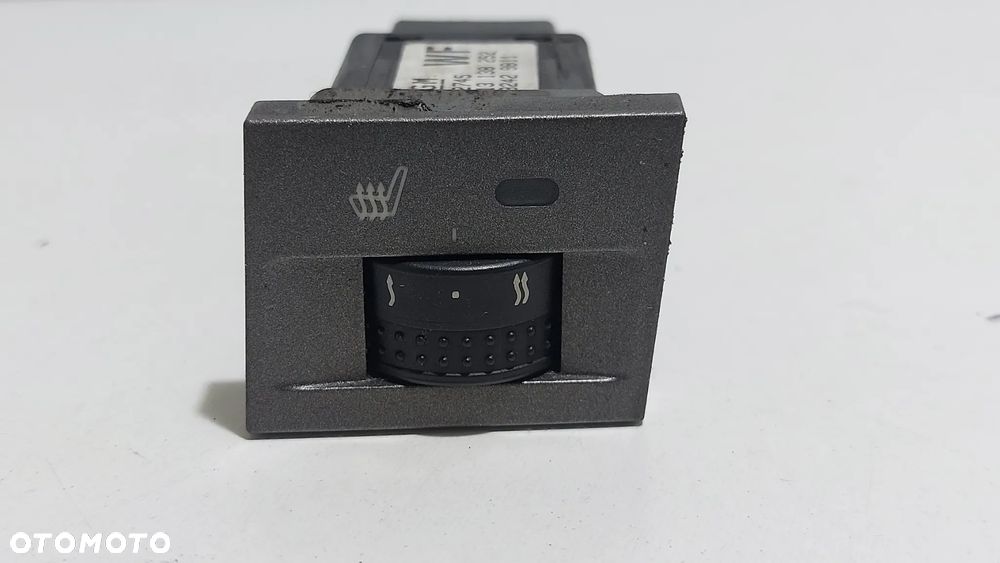 PRZYCISK WLACZNIK PRZELACZNIK GRZANE FOTELE LEWY OPEL VECTRA C SLASK WYSYLKA VAT - 1