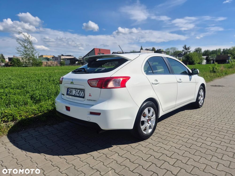 Mitsubishi Lancer 1.5 Invite - 3