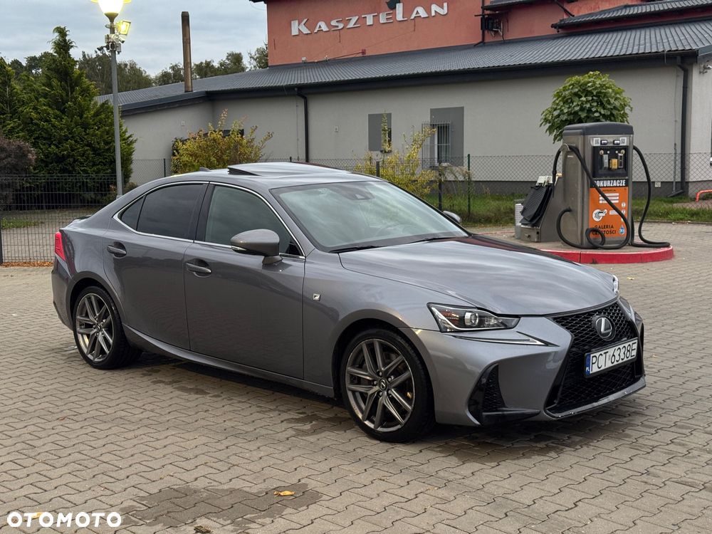 Lexus IS 200t F Sport - 9