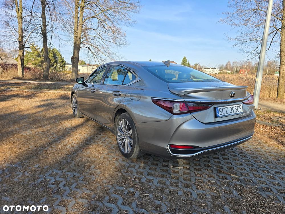 Lexus ES - 8