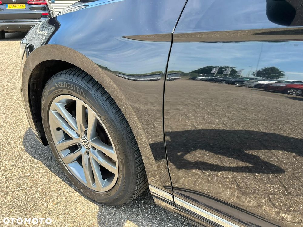 Volkswagen Passat - 19