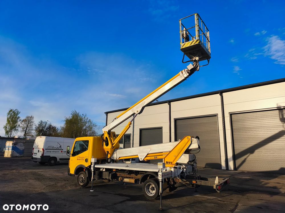 Renault Maxity - 34