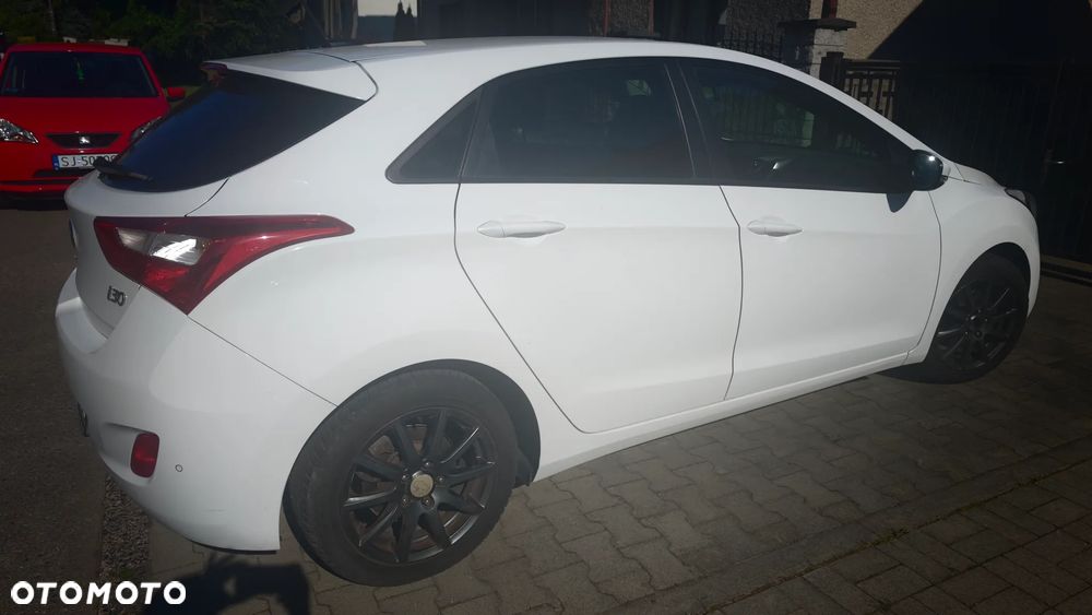 Hyundai i30 1.6 CRDi BlueDrive Comfort - 23
