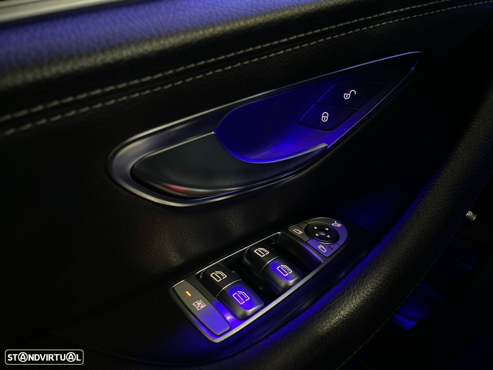 Mercedes-Benz E 300 de AMG Line - 38