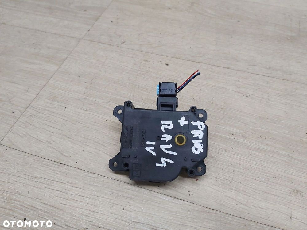 Toyota Rav4 IV XA40 13-18r Prius plus Silniczek nawiewu nagrzewnicy - 1