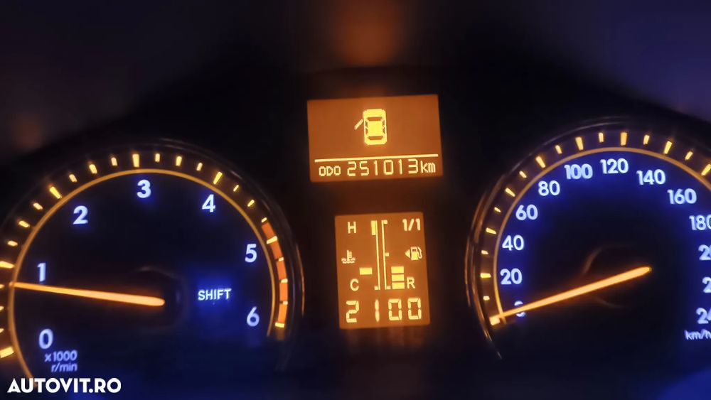 Toyota Avensis 2.0 D4D Sdn. Sol - 11