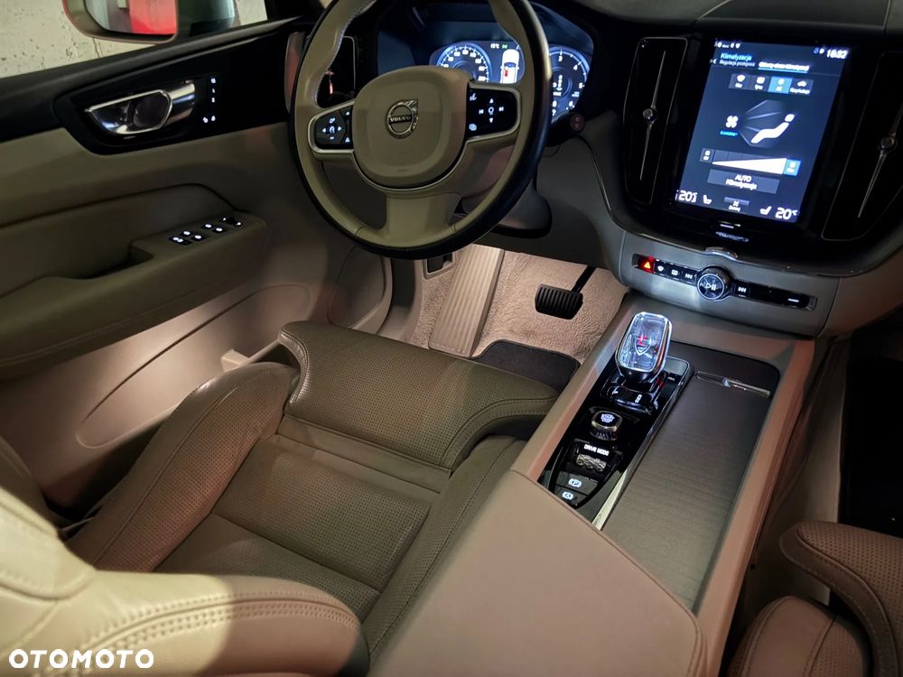 Volvo XC 60 D5 AWD Inscription - 29