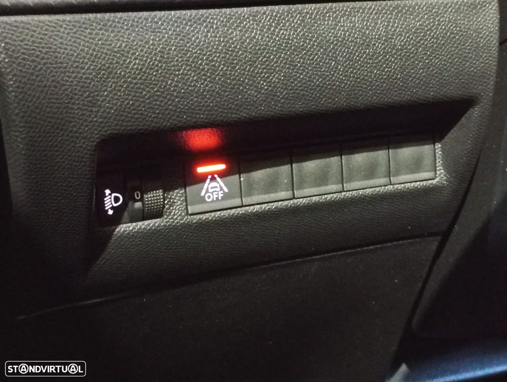 Peugeot 2008 1.5 BlueHDi Allure - 20