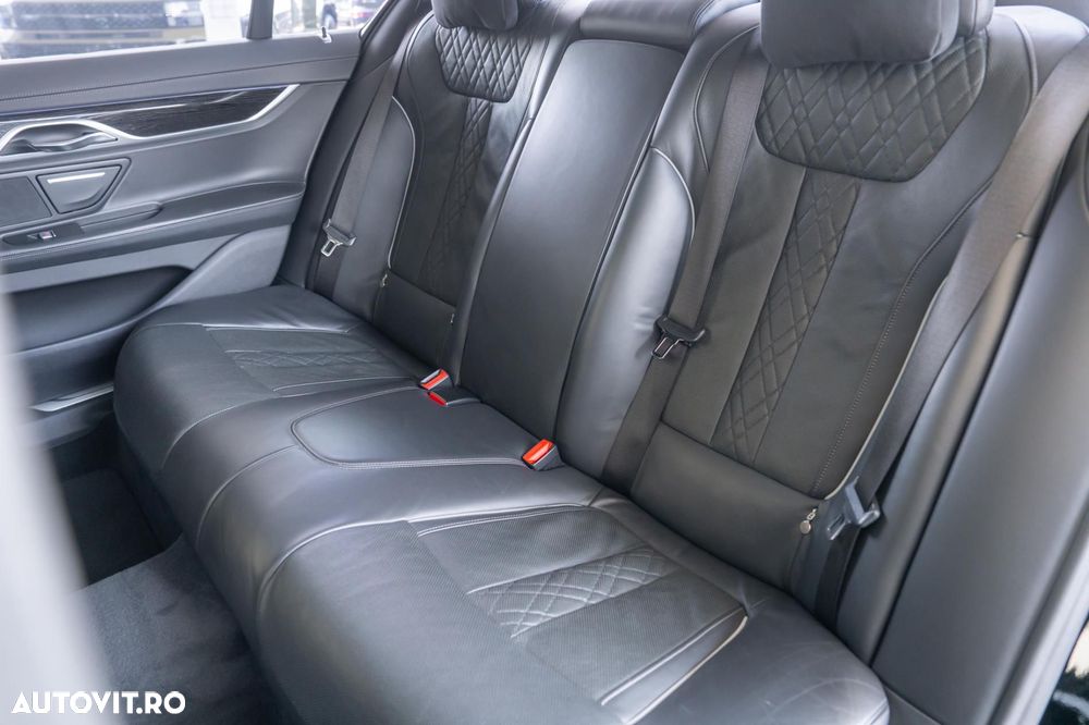 BMW Seria 7 740d xDrive - 24