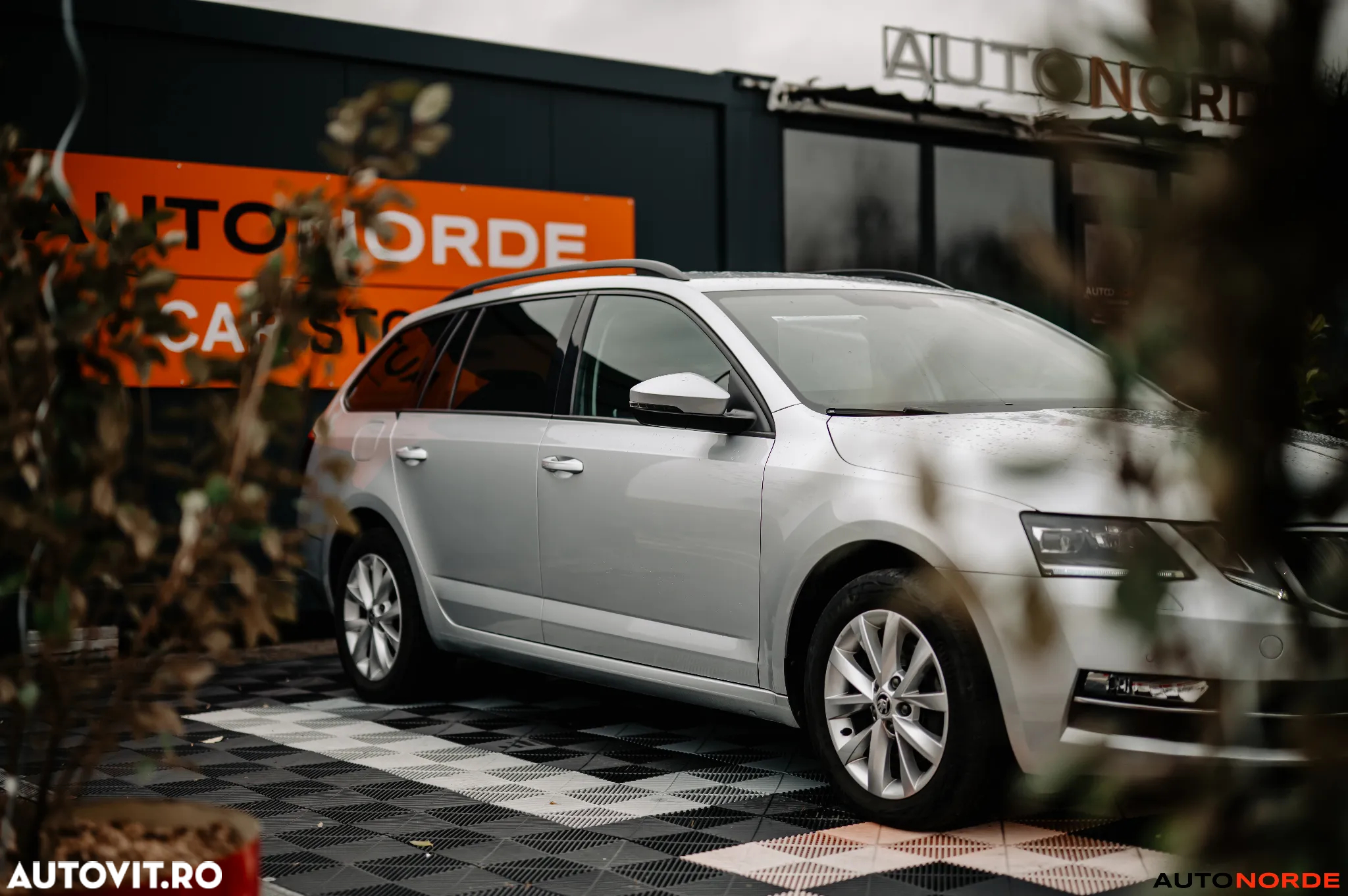 Skoda Octavia Combi Diesel 2.0 TDI DSG Ambition - 8