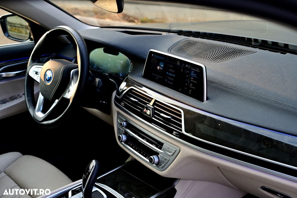 BMW Seria 7 745Le - 26