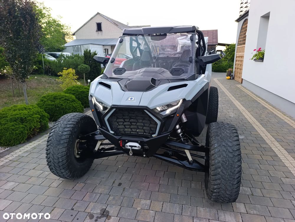 Polaris RZR - 11