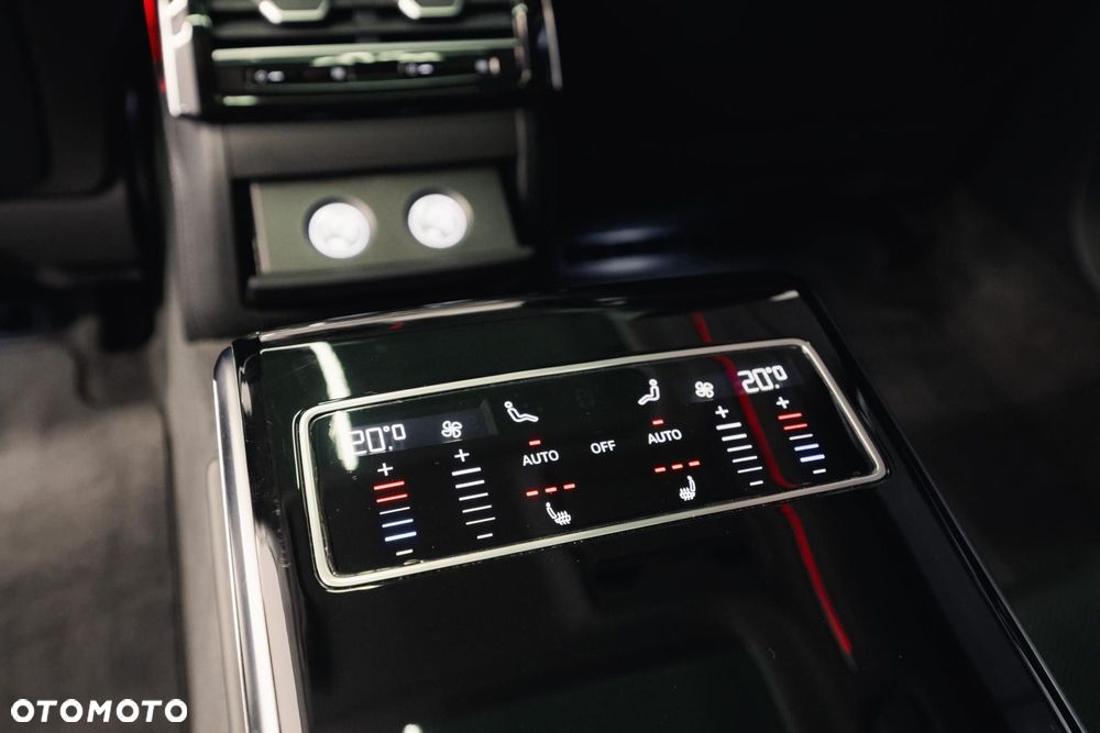 Audi S8 - 38