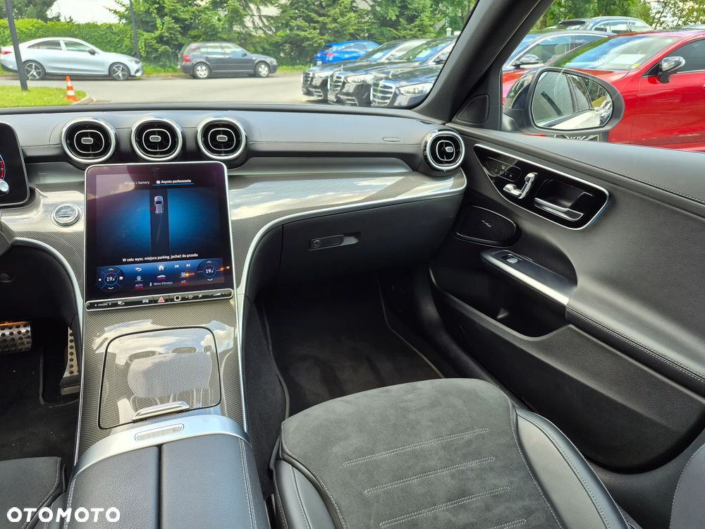Mercedes-Benz Klasa C 200 mHEV 4-Matic AMG - 28