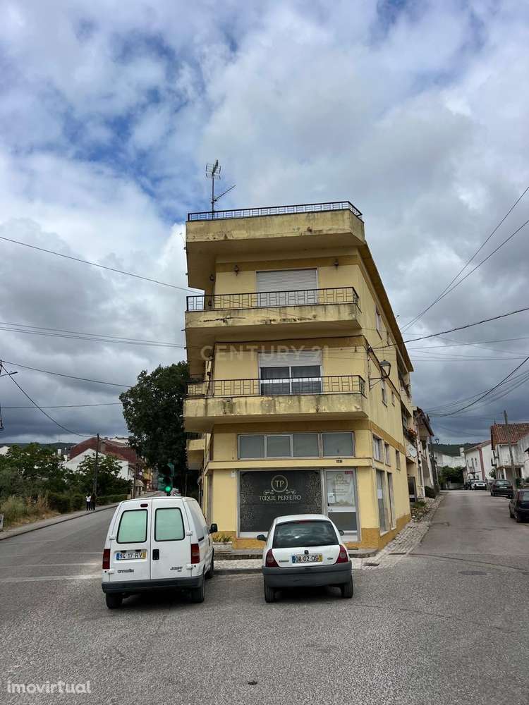 Prédio no centro do Avelar – Excelente oportunidade de investimento ou - Grande imagem: 2/9