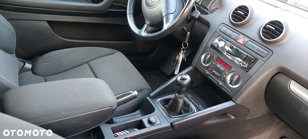 Audi A3 3-drzwiowe 1.6 Ambiente - 29