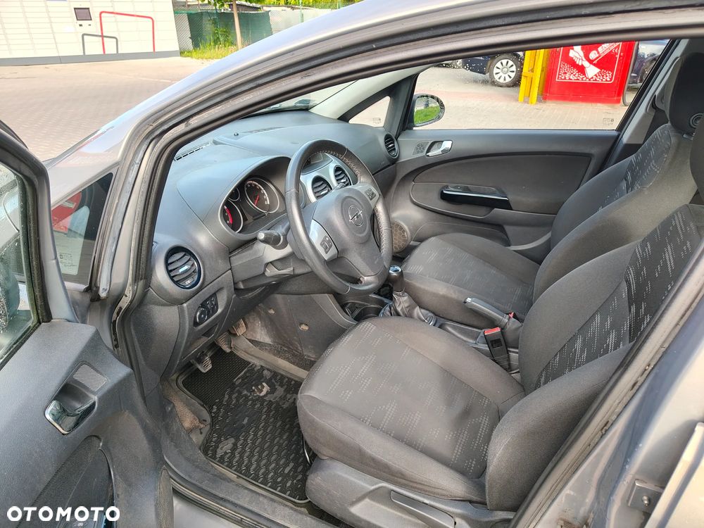 Opel Corsa 1.2 16V Essentia - 4