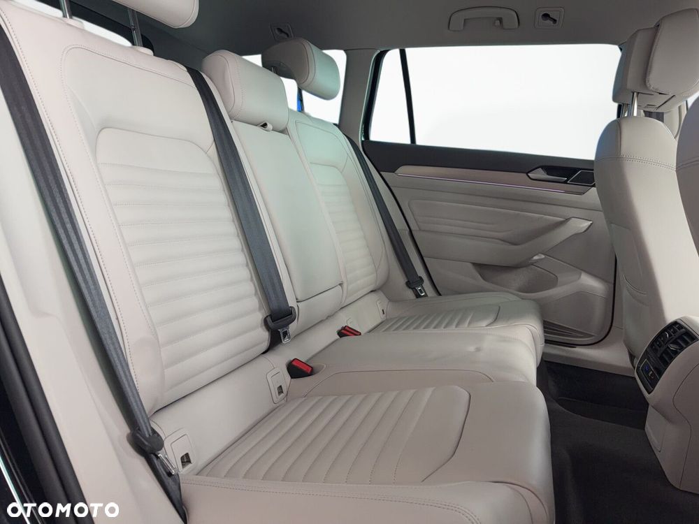 Volkswagen Passat Variant - 16