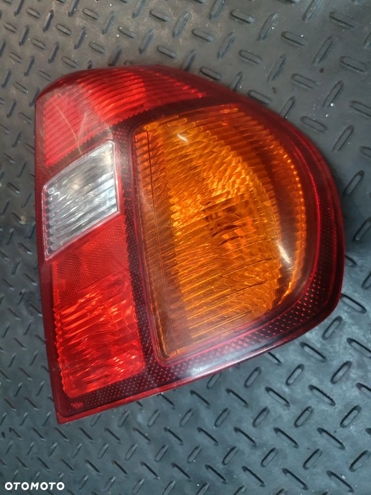 RENAULT THALIA I LAMPA PRAWY TYŁ PRAWA TYLNA WTYCZKA INSTALACJA POSIADAM 4 SZT - 8