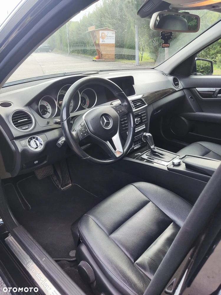 Mercedes-Benz Klasa C 250 CGI BlueEff Avantgarde - 11