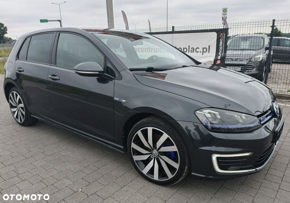 Volkswagen Golf - 8