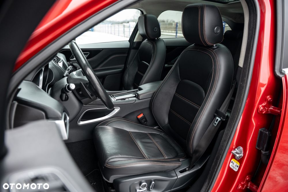 Jaguar F-Pace 25d AWD Prestige - 24