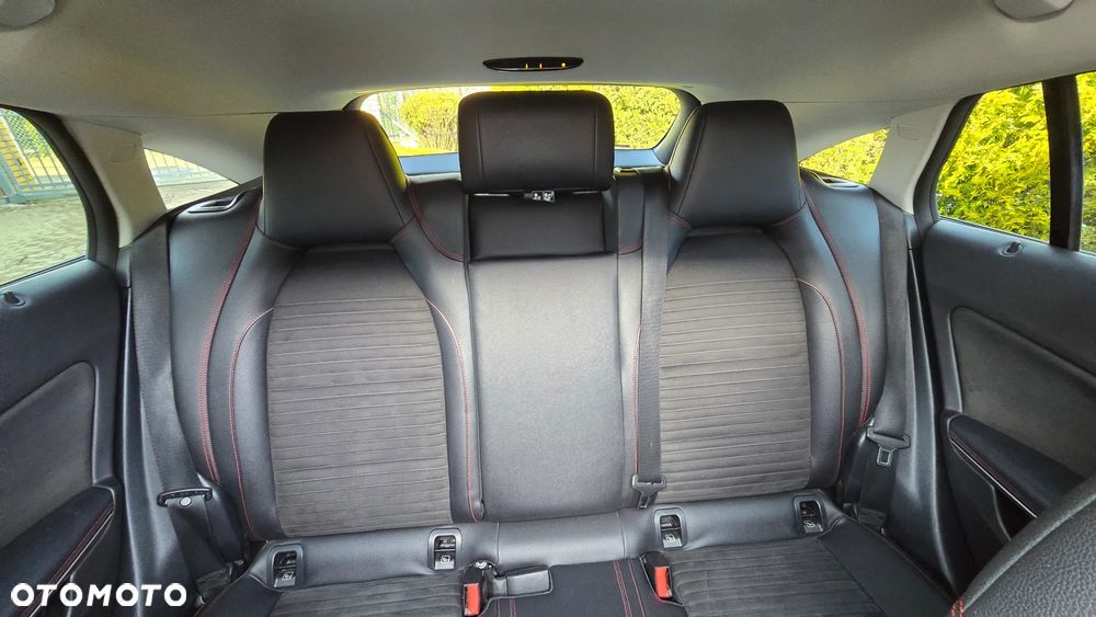 Mercedes-Benz CLA 200 d 7G-DCT AMG Line - 27