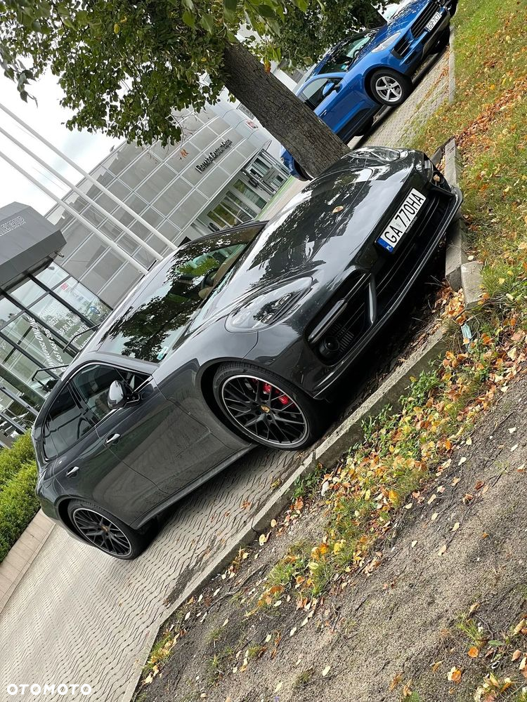 Porsche Panamera Turbo Sport Turismo - 2