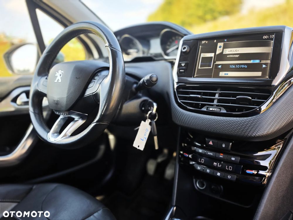 Peugeot 2008 1.6 VTi Allure - 29