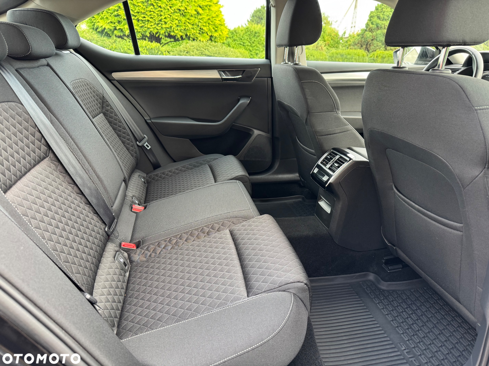 Skoda Superb 2.0 TDI Ambition - 16