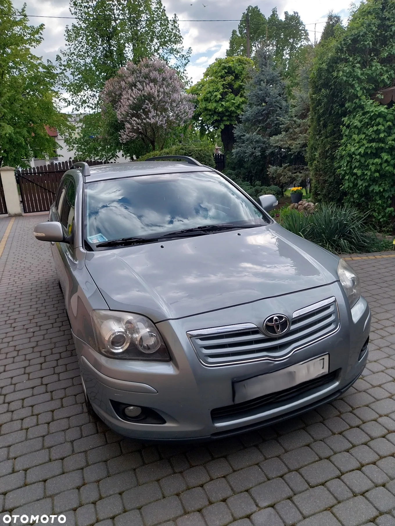 Toyota Avensis - 2