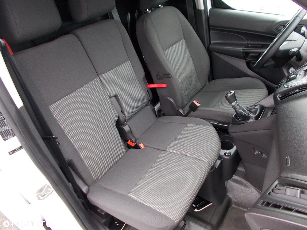 Ford Transit Connect - 17