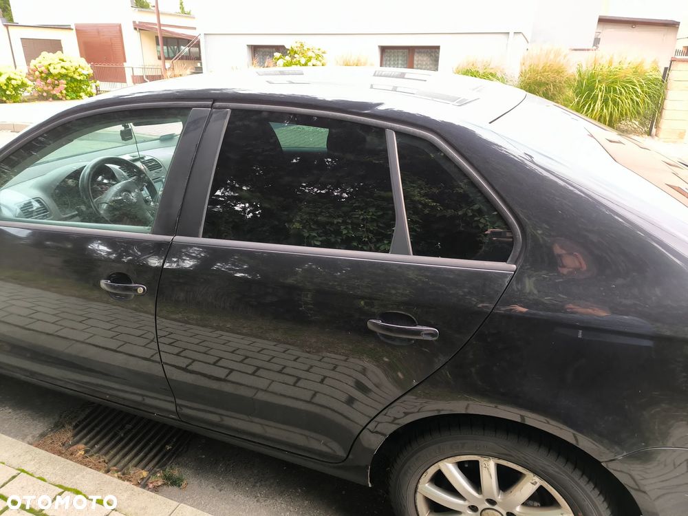 Volkswagen Jetta 1.9 TDI Comfortline - 3
