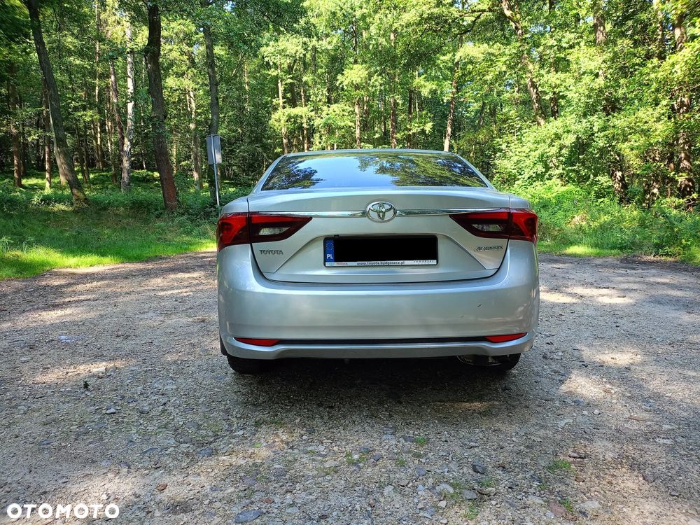 Toyota Avensis 2.0 Premium MS - 6