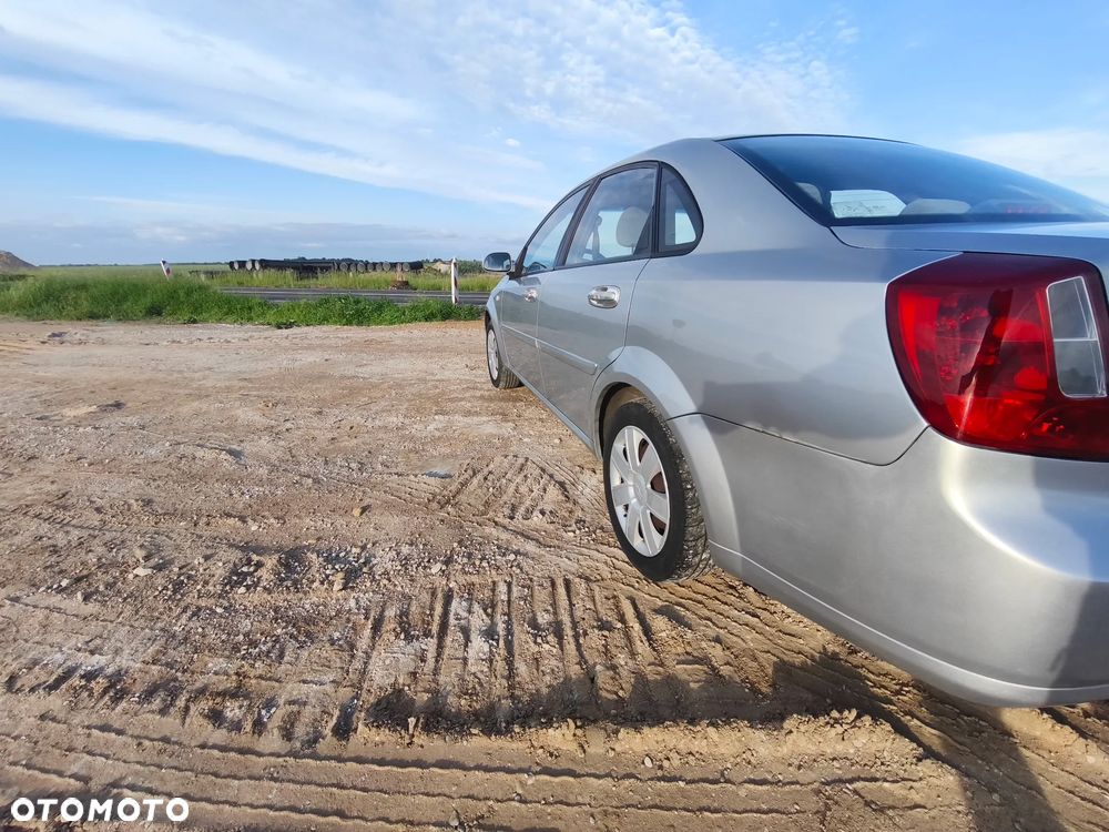 Chevrolet Lacetti 1.4 SE / Star - 9