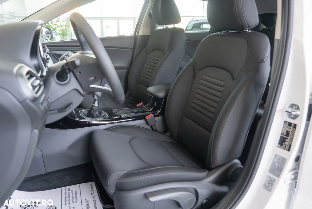 Hyundai i30 1.5 96CP M/T Highway - 17