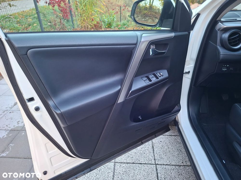 Toyota RAV4 - 6