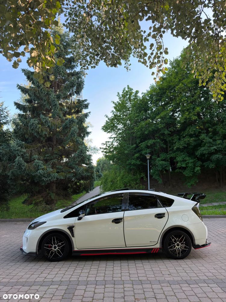 Toyota Prius 1.8 HSD Premium - 4