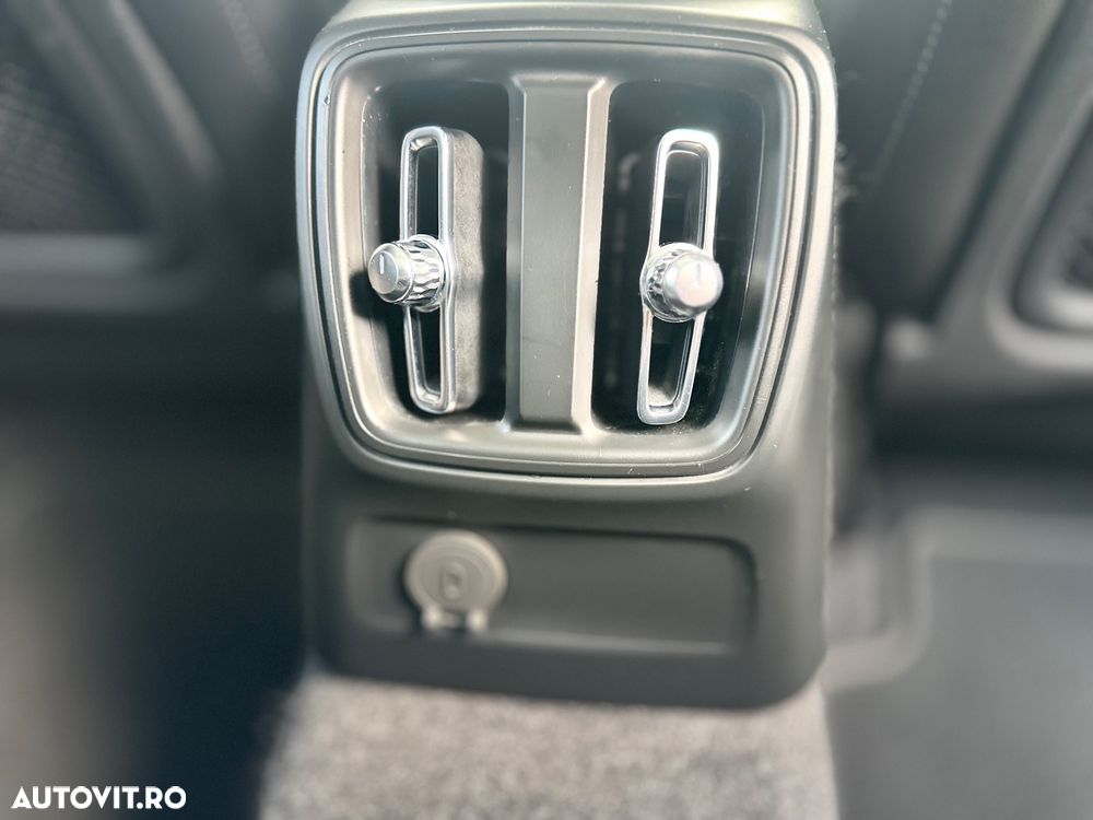 Volvo XC 40 T5 Twin Engine DKG Momentum Pro - 12