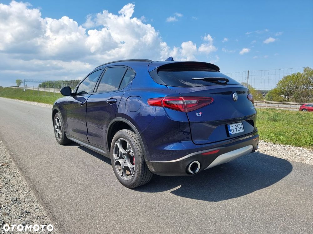 Alfa Romeo Stelvio 2.0 Turbo 16V AT8-Q4 Veloce Ti - 5
