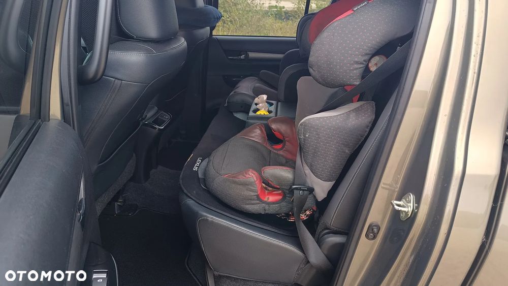 Toyota Hilux 2.8 D-4D Double Cab Invincible Sport 4x4 - 26