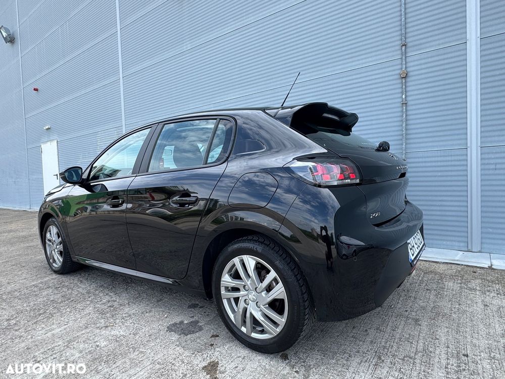 Peugeot 208 - 10