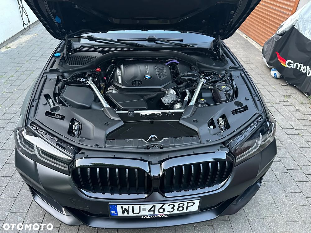 BMW Seria 5 520d xDrive MHEV - 13