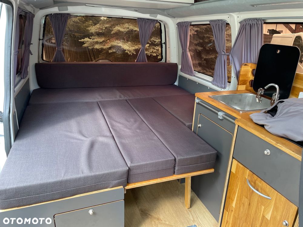 Volkswagen Westfalia California - 11