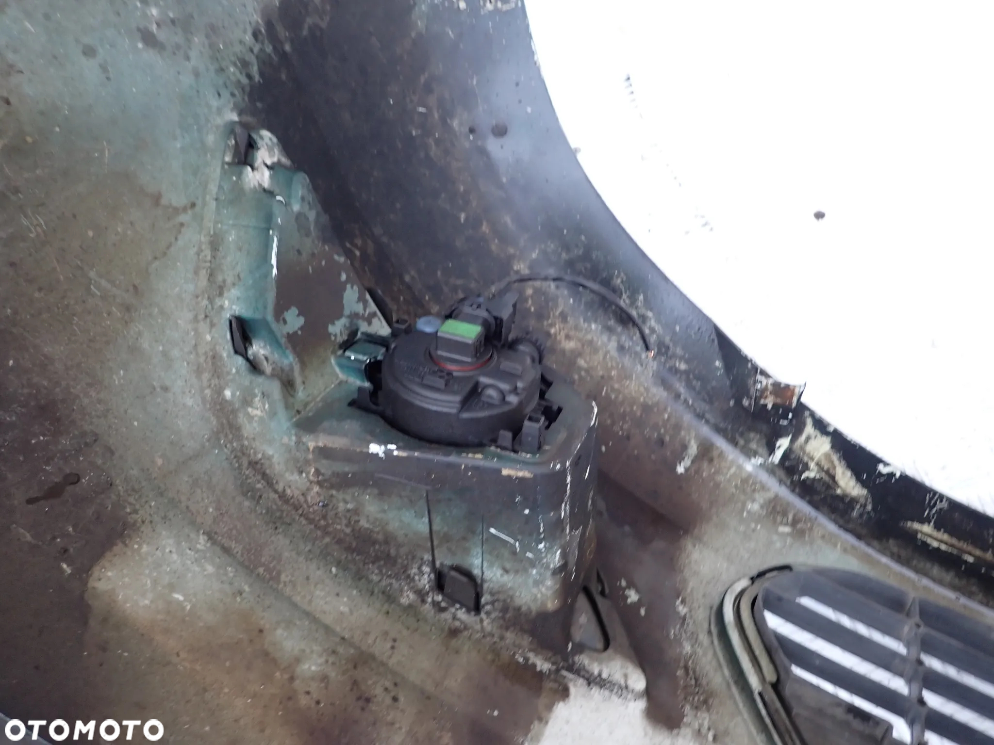 ZDERZAK PRZÓD PRZEDNI FORD FOCUS MK II  8M5117757A - 8