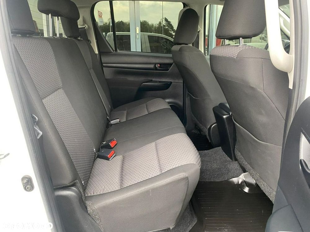 Toyota Hilux - 10